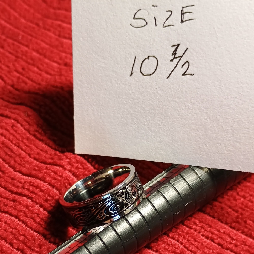 Silver Engraved Ring